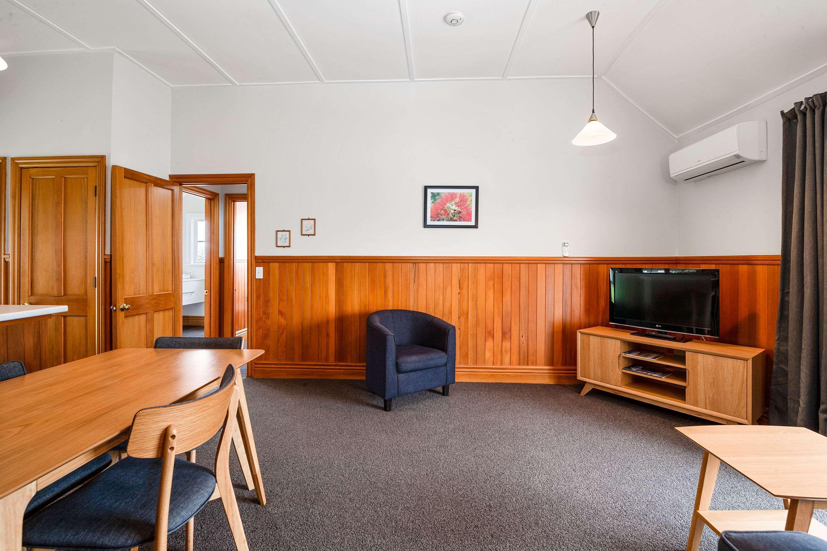 胡卡瀑布品质度假村 陶波 外观 照片 A common room at the University of Otago