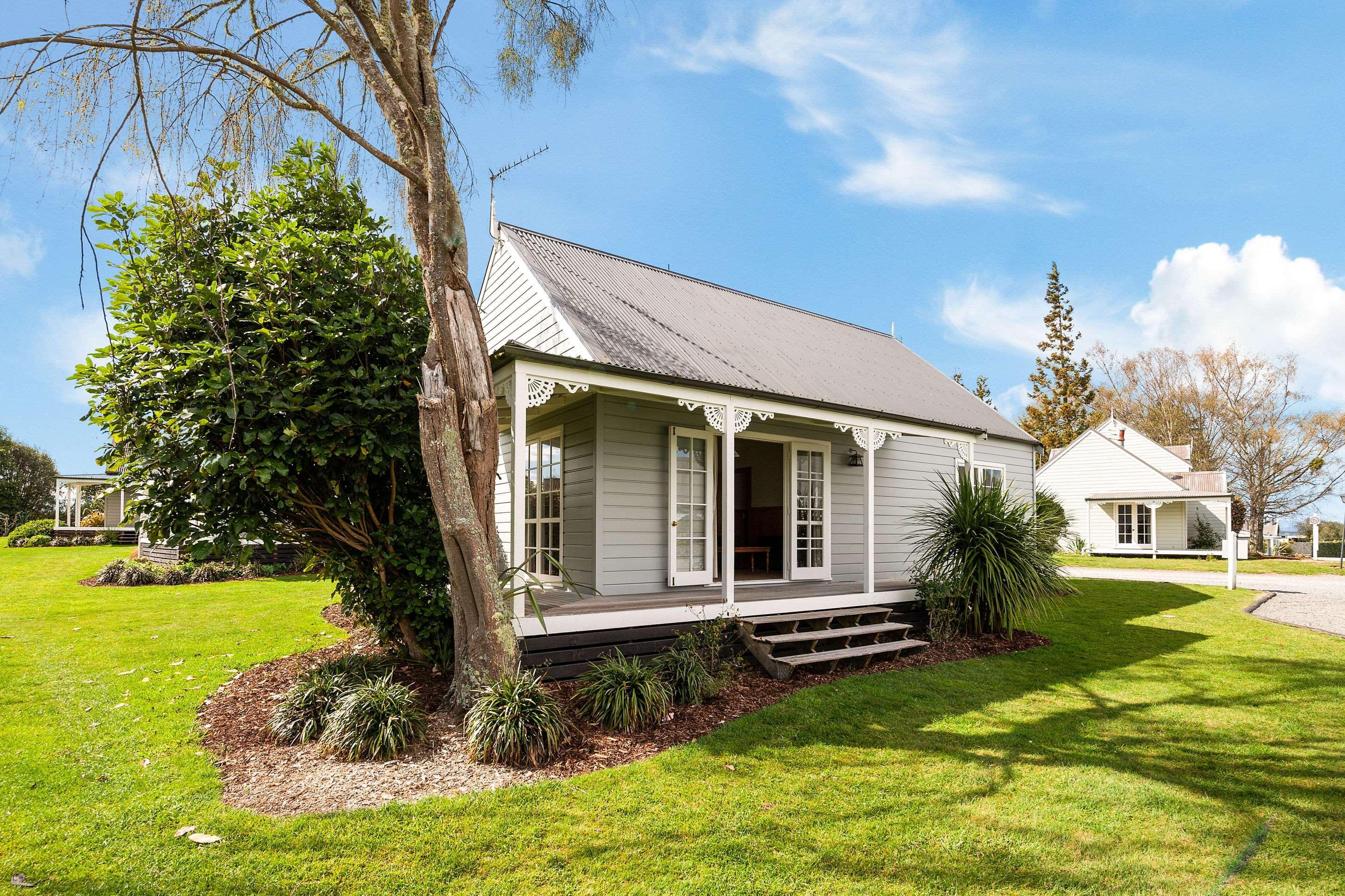 胡卡瀑布品质度假村 陶波 外观 照片 The first house in Ashburton, built in 1858