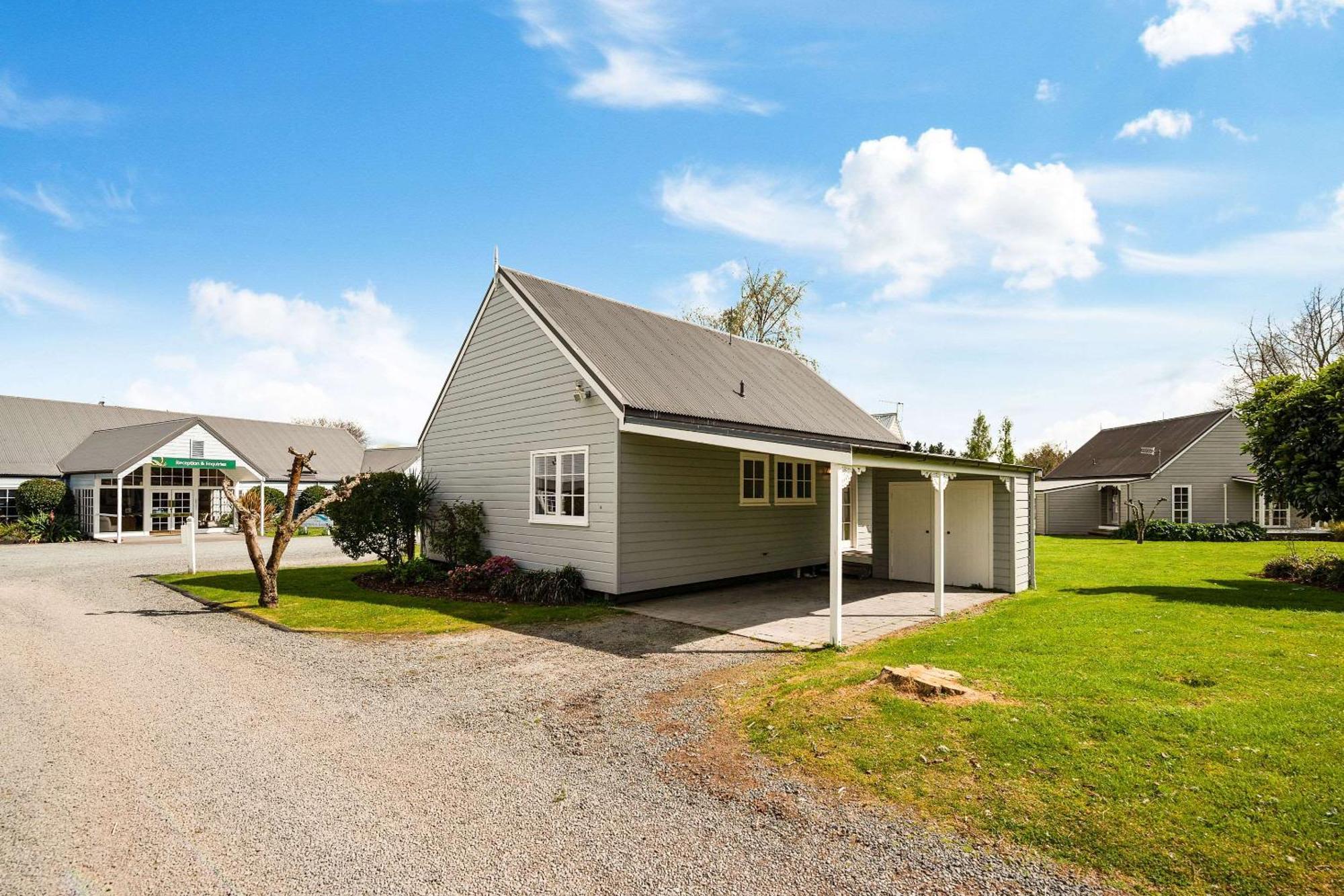 胡卡瀑布品质度假村 陶波 外观 照片 A bungalow in the Netherlands