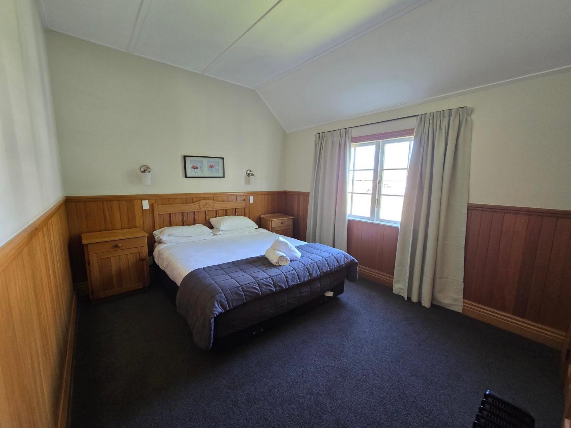 胡卡瀑布品质度假村 陶波 外观 照片 A room at the hotel